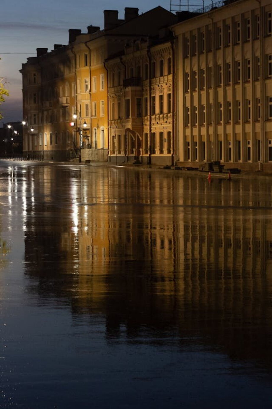 Flooded factories limit production, threaten companies in South and West Poland