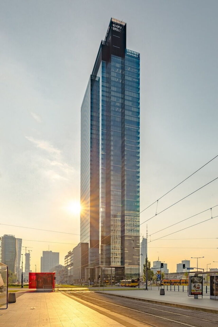 Ghelamco sells Warsaw UNIT skyscraper to Swedish real estate company Eastnine AB