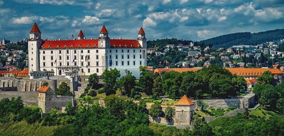 PM visits Slovakia to take part in the Conservative Summit