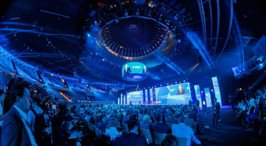 Housing tops EEC agenda