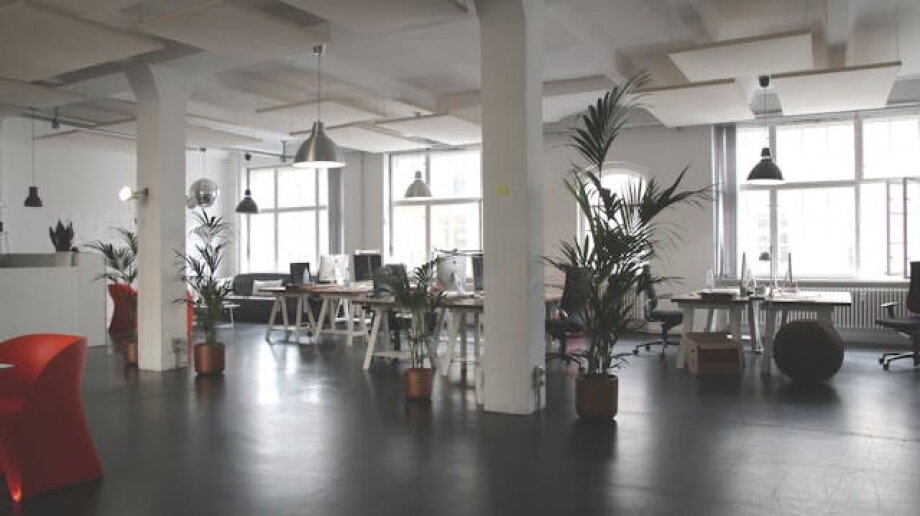 61% of office workers work exclusively on-site