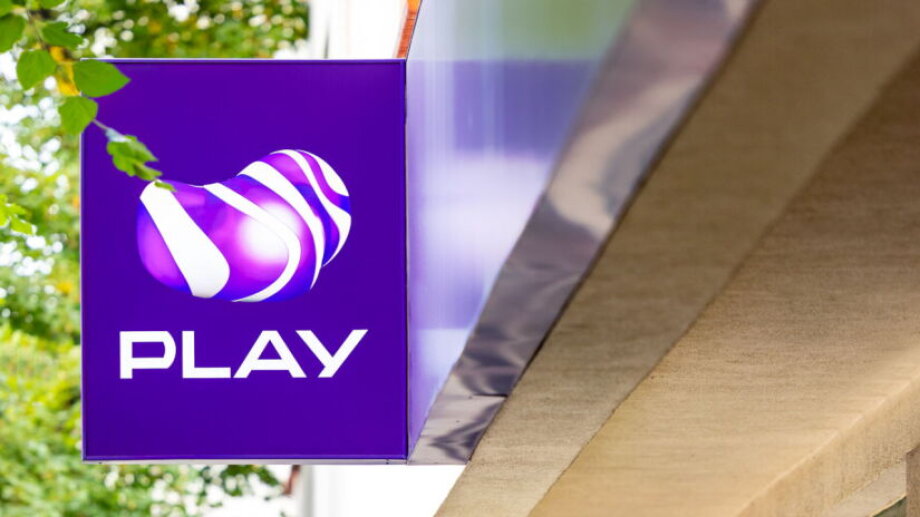 Play marks network milestone