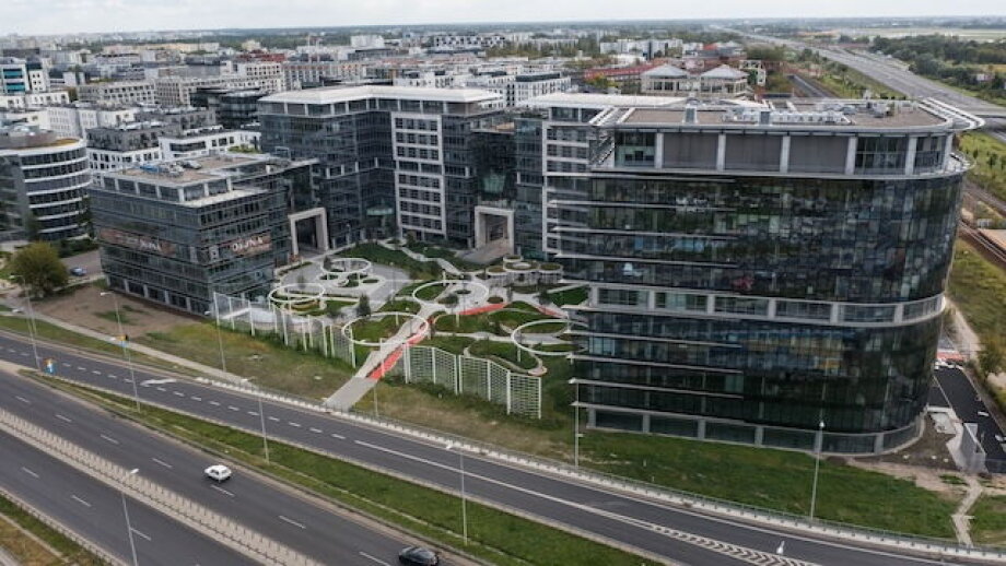 Two more tenants in Diuna complex