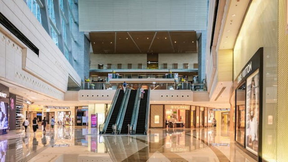 New shopping mall in Warsaw has almost all its tenants