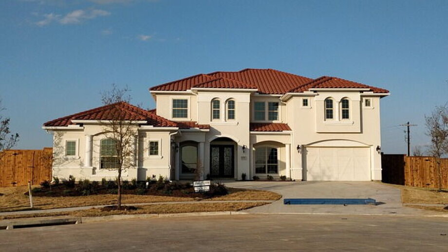 Large number of developer apartments put up for sale across Poland