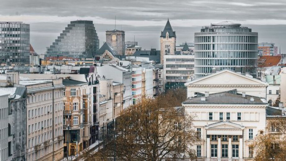 Construction of tallest building in Poznan to continue
