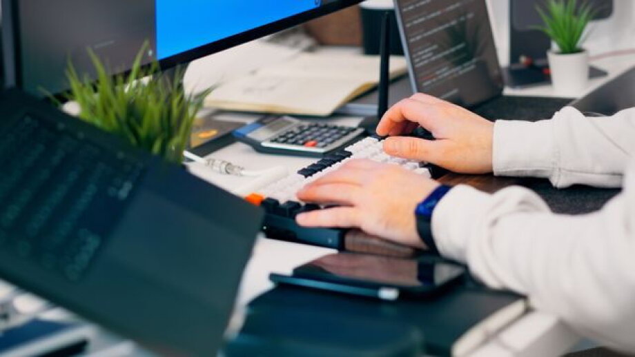 Companies increasingly using AI to monitor and evaluate employees