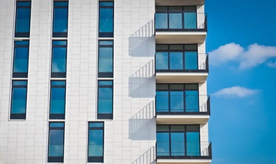 Razem party claims developers suspending sale of apartments to artificially raise prices
