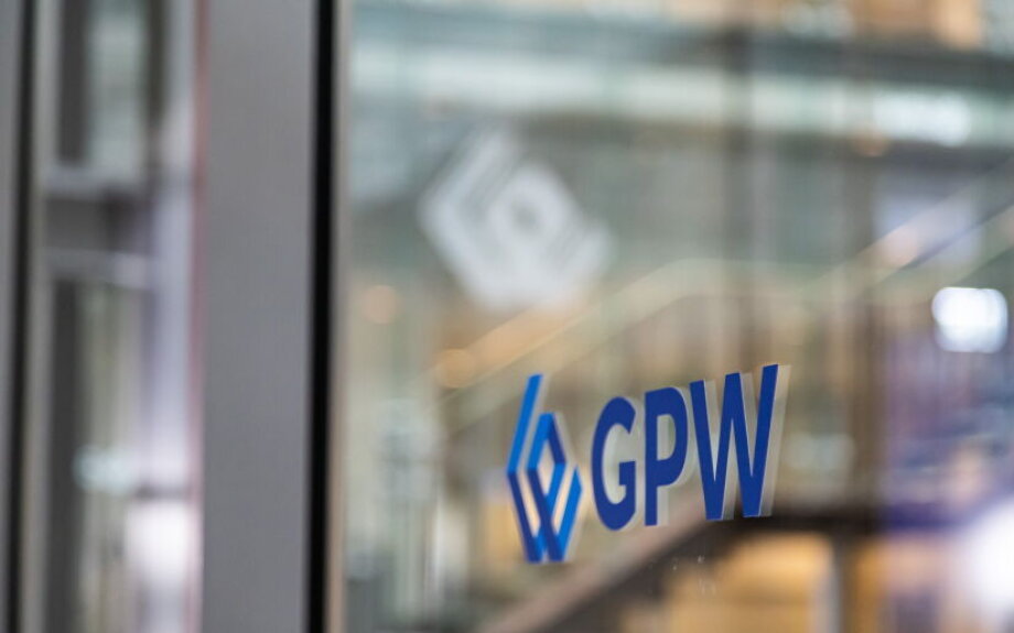 Warsaw market steadies after correction