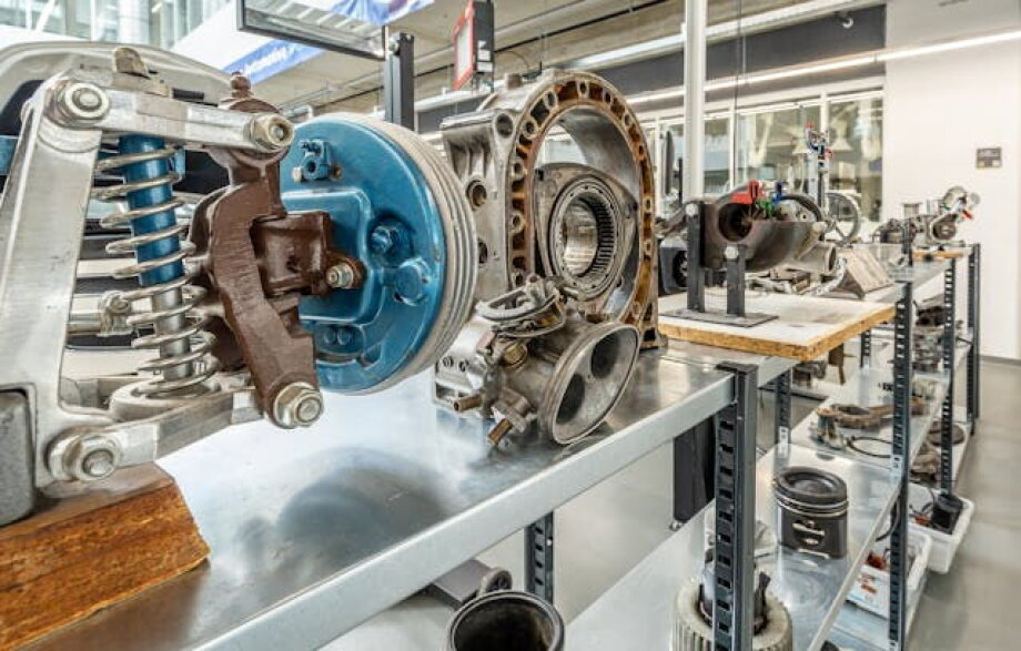 Research: automotive most attractive employment sector, 53% of respondents