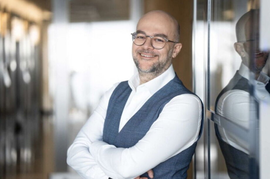 Employees redefine the office