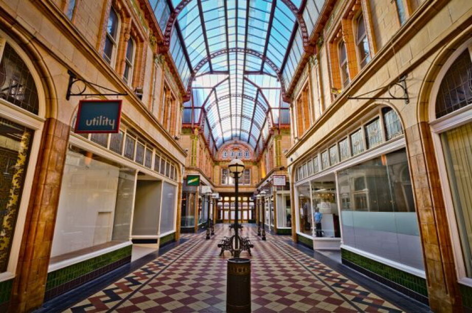 Polish shopping centers an easy buy for investors