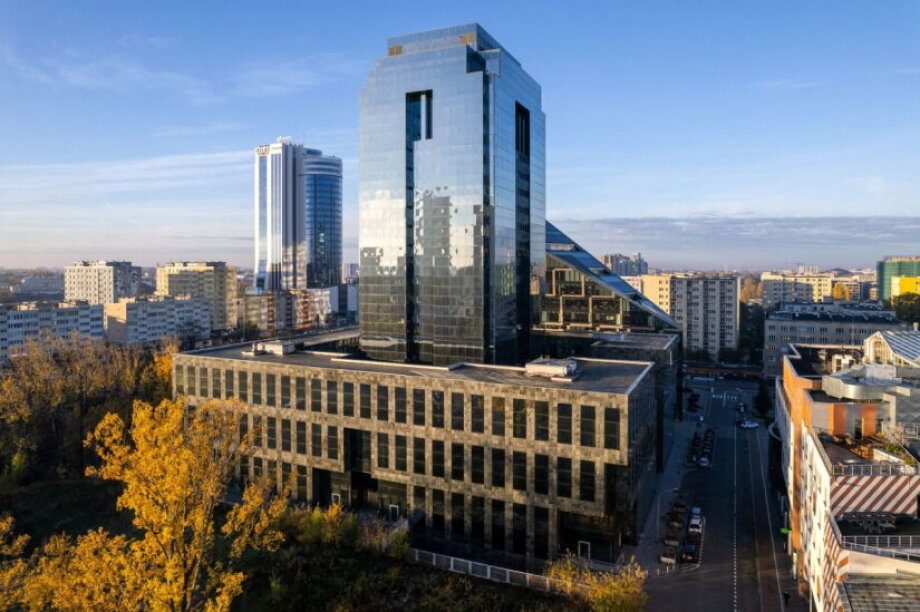 Clyde & Co Law Firm Expands to Poland, Establishes Office in Warsaw's V Tower