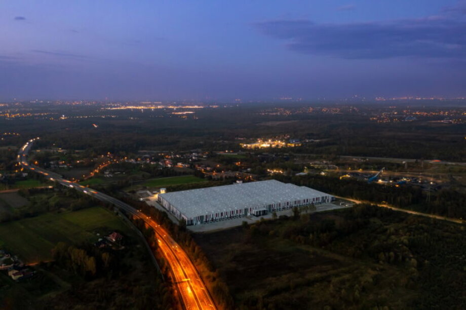 Invesco buys Silesia warehouse