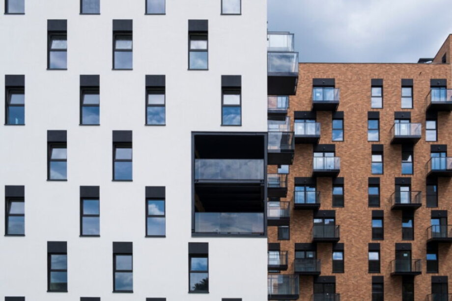 Record stock hits market