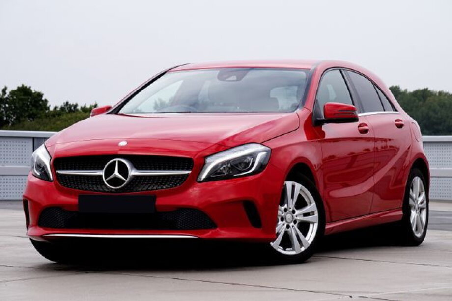Car manufacturers laying off managers en masse