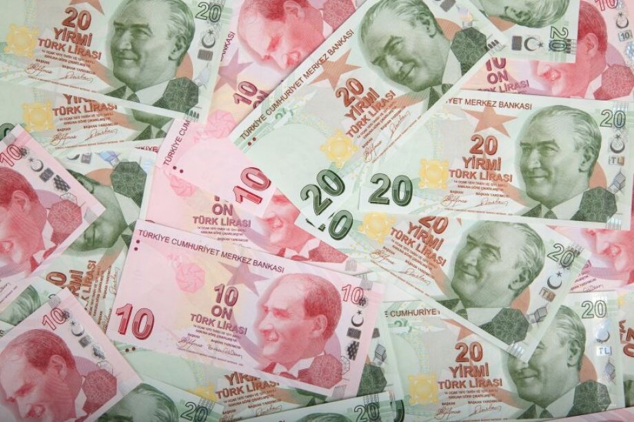 Moody's downgrades Turkey rating to B1