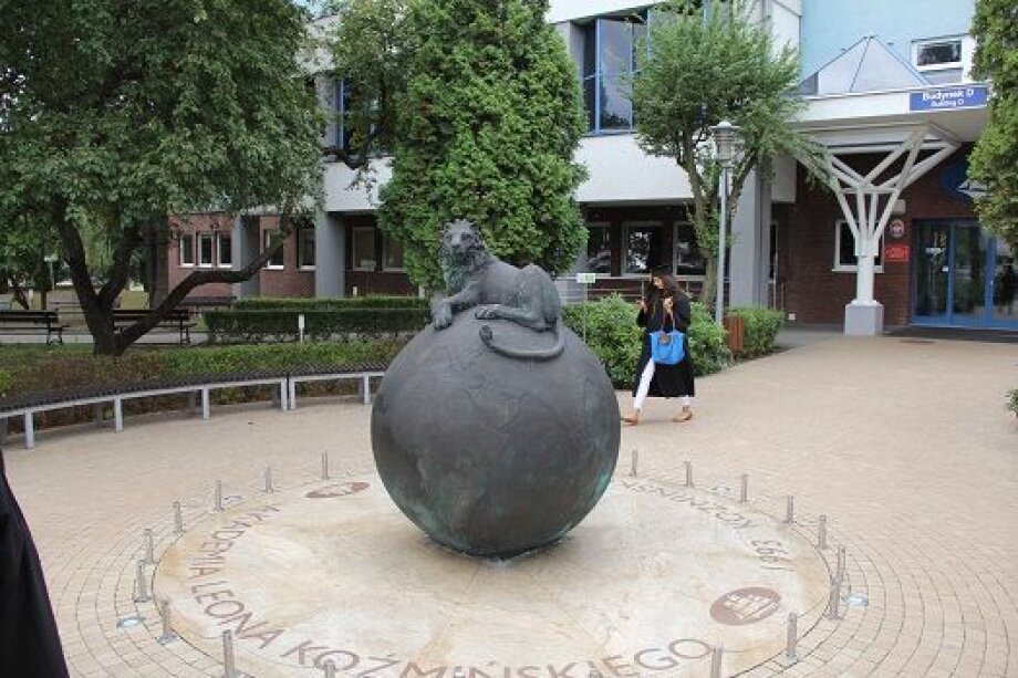 Kozminski University to become regional leader