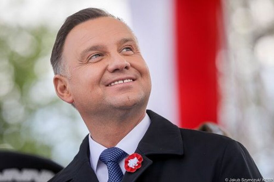 Andrzej Duda signs act on postal voting