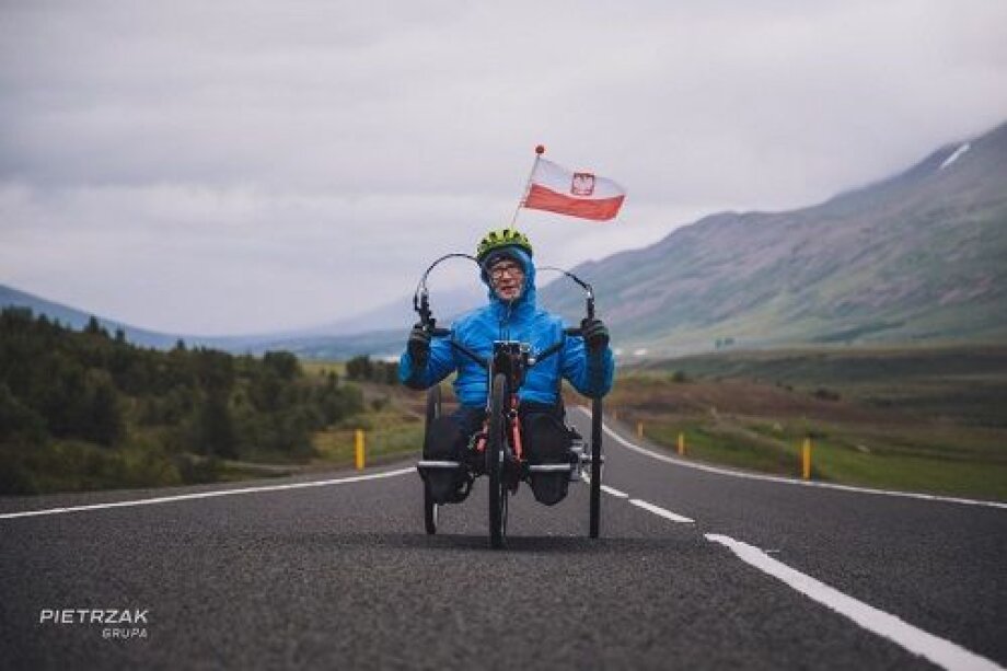 'Cycling through Iceland' in top 3 travel projects 2019