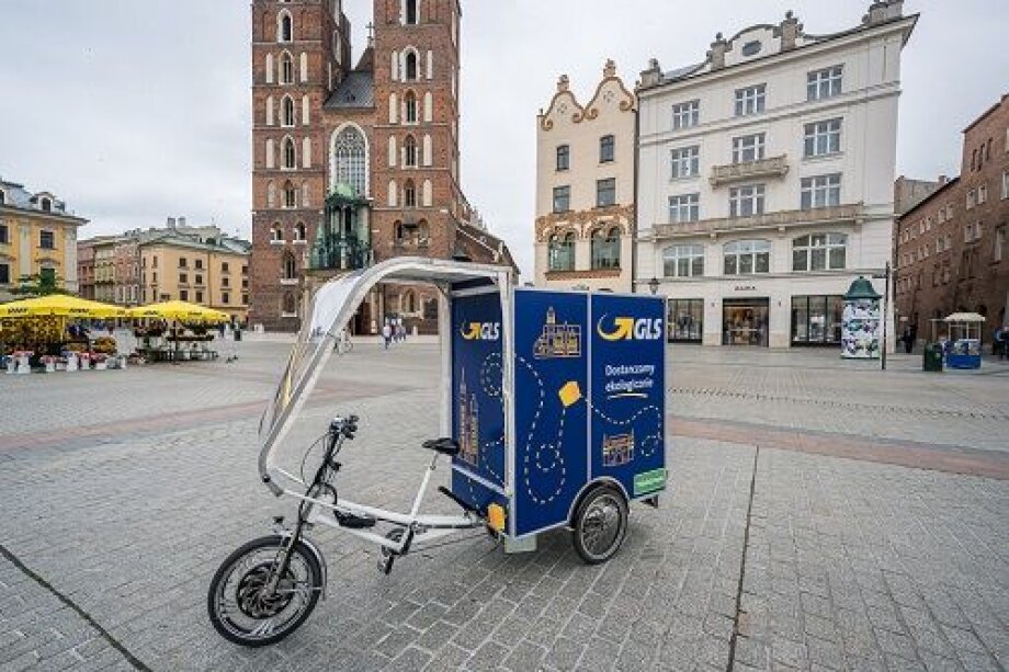 GLS Express-Parcels now in Kraków with ... a courier bike