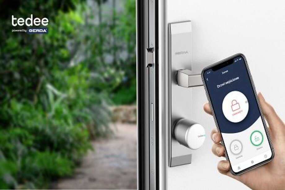 Smartphones increasingly support smart homes