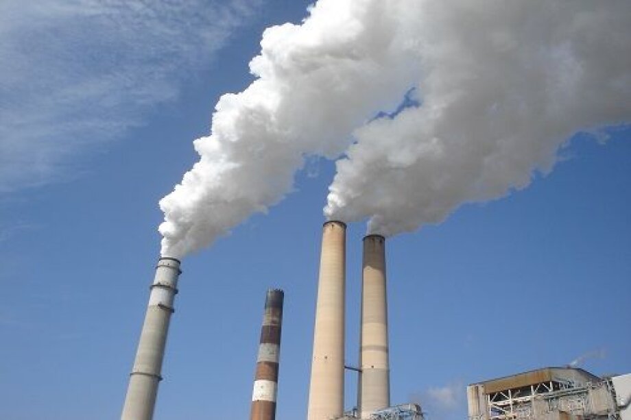 Europe limits greenhouse gas emissions but there is still lot to do