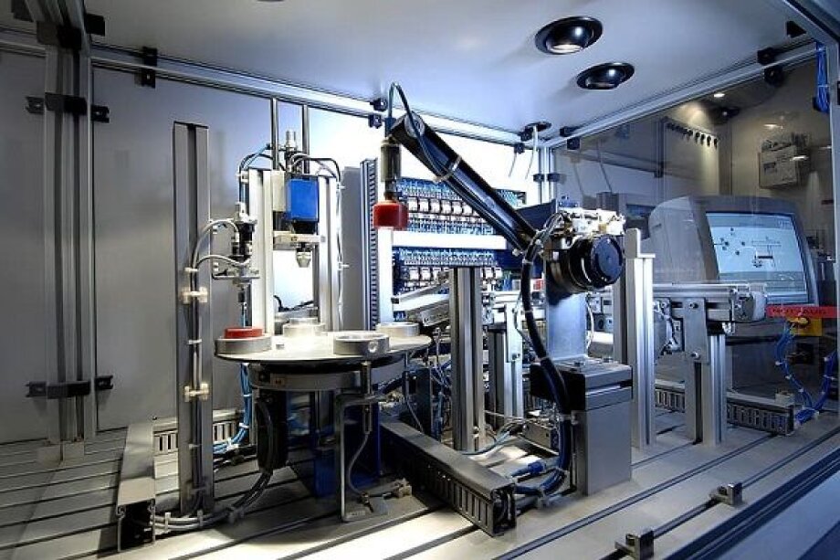 Production of industrial enterprises up by 1.5% y/y in August