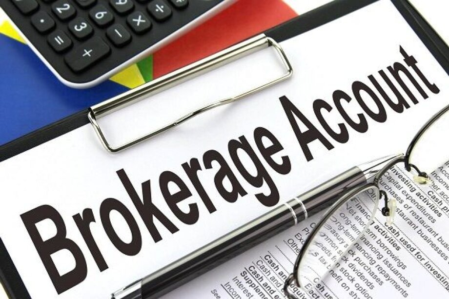 Poles open more brokerage accounts during pandemic