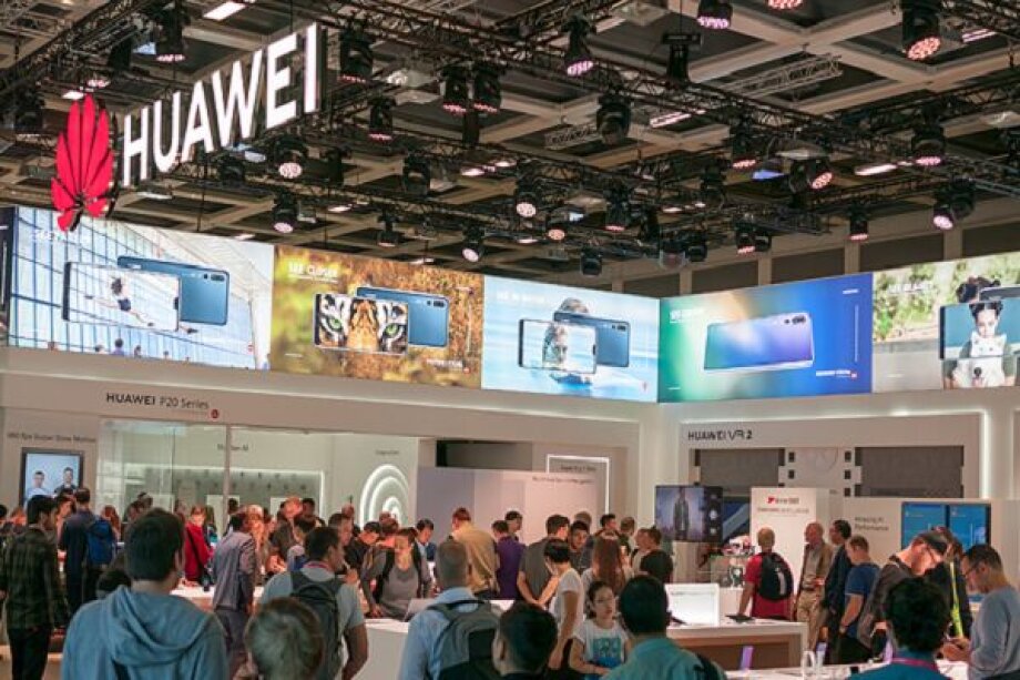 Huawei chooses Budapest over Warsaw