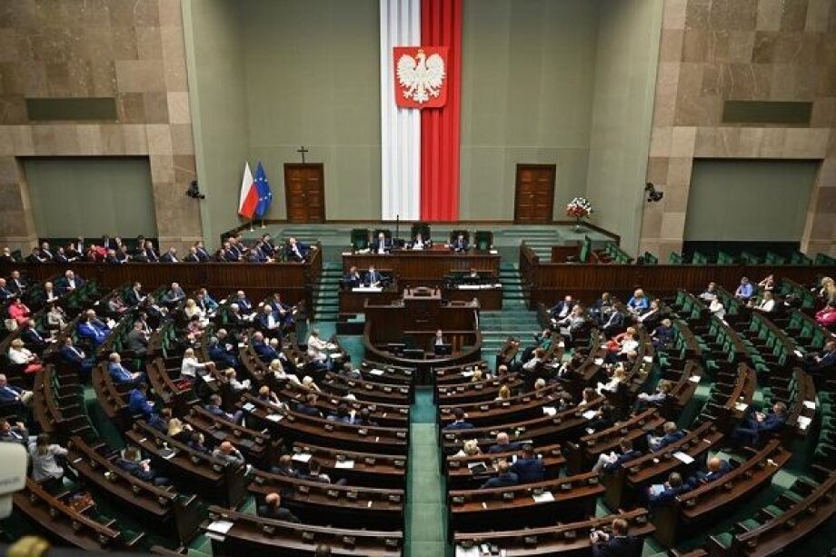 Additional Sejm session on ratification of Reconstruction Fund on Tuesday