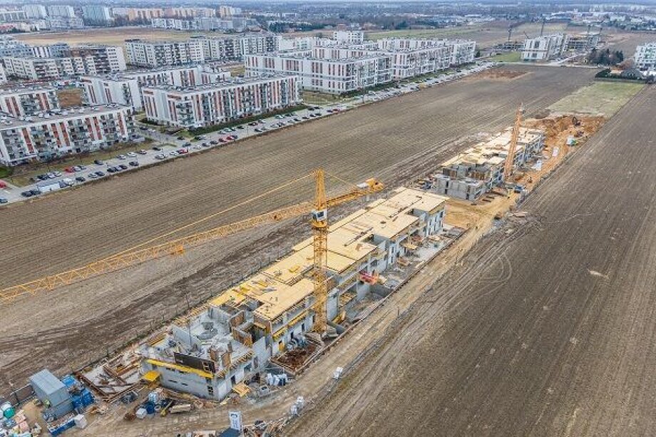 Warsaw Lumea already above ground