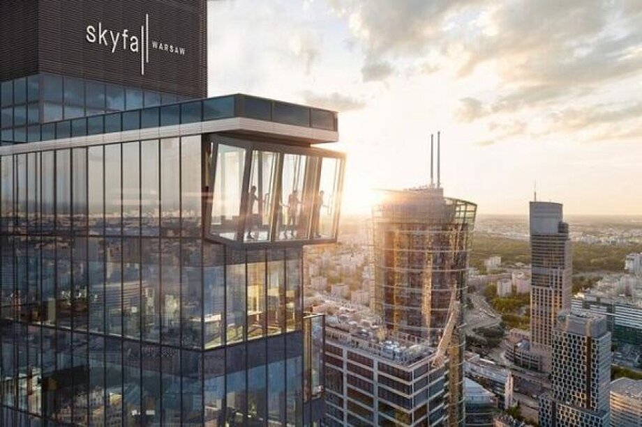 Top Radio 357 at Skyfall at the top of Warsaw Unit