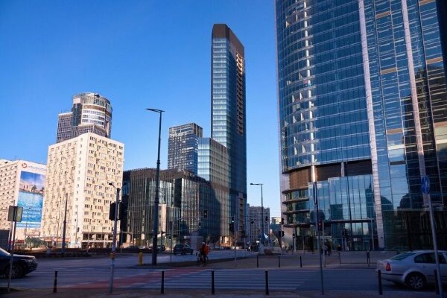 PKO BP has leased the entire 155-meter skyscraper in the center of Warsaw