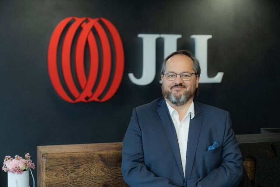 Dominik Januszewski to lead strategic consulting team and ESG practice within JLL