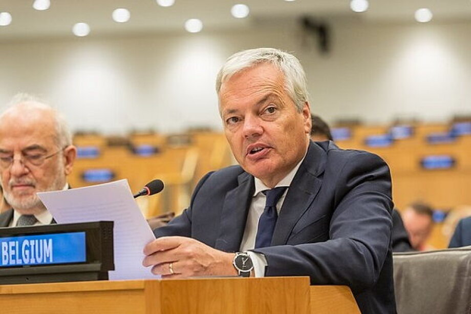 Reynders praises Polish government in Warsaw