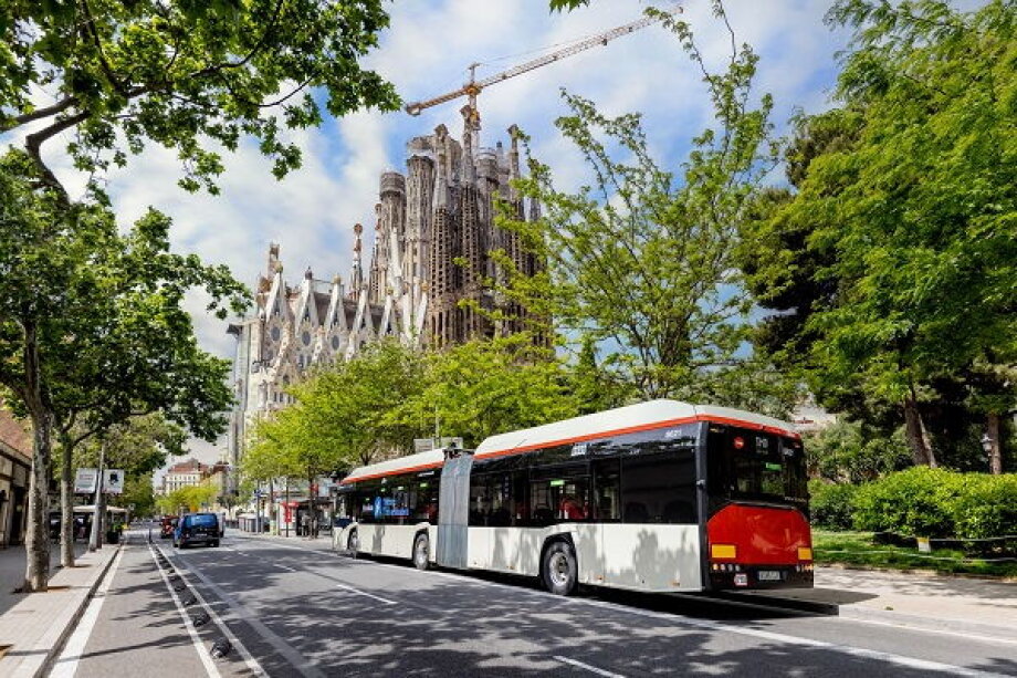 Barcelona orders 38 zero-emission Solaris buses