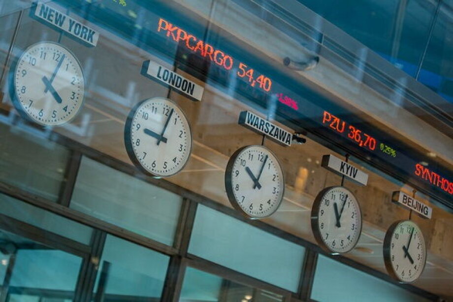Warsaw Stock Exchange sees decline in trading volume in January