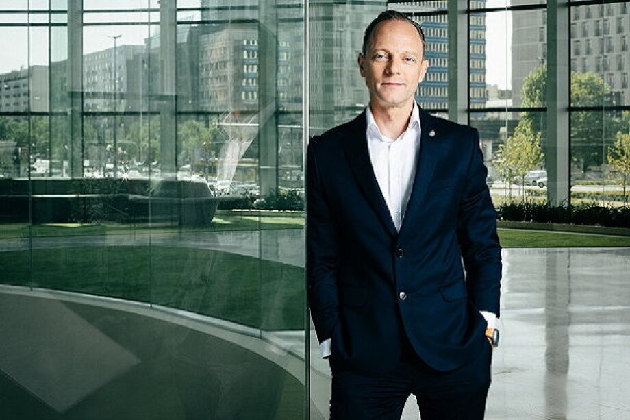 Key Bank CEO Opens Door to Interest Rate Cuts