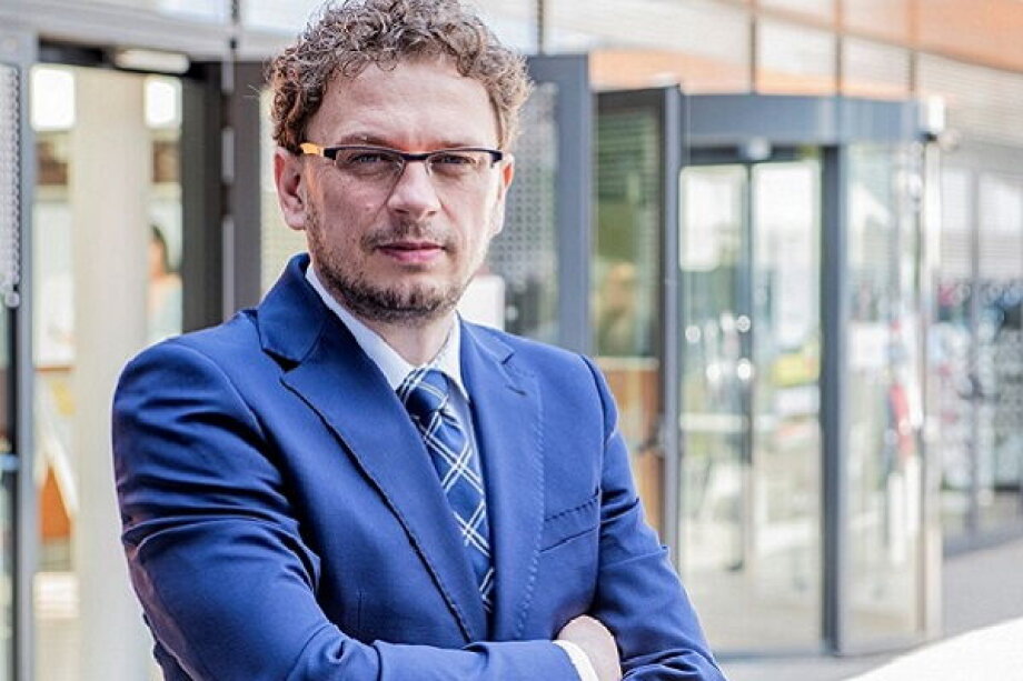 AI to Evolve, Not Revolutionize, the Research Market: Expert Insights