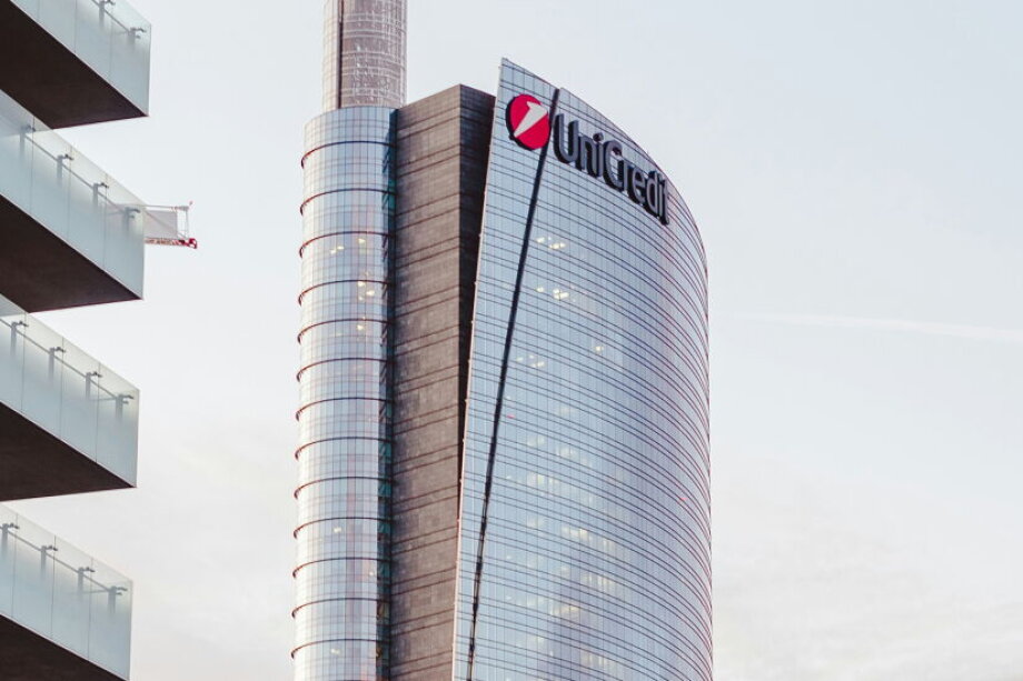 UniCredit targets Commerzbank stake