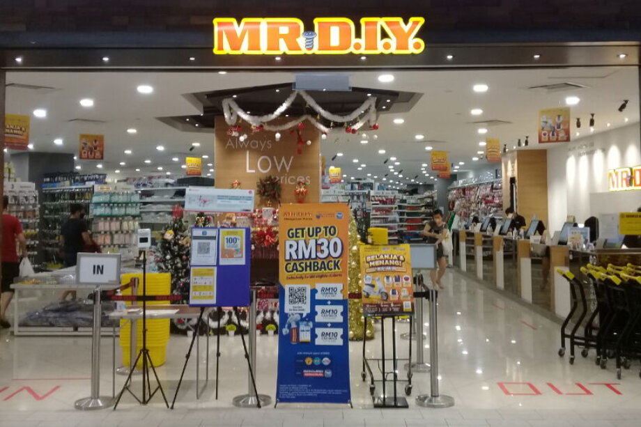 Exotic Retail Chain Enters Poland