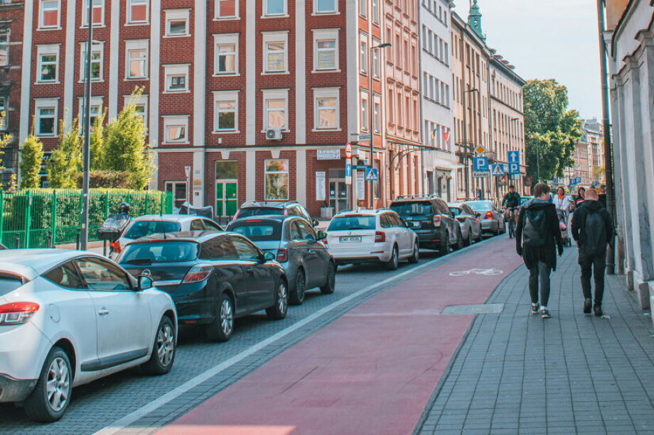 Report highlights Poland's car trends