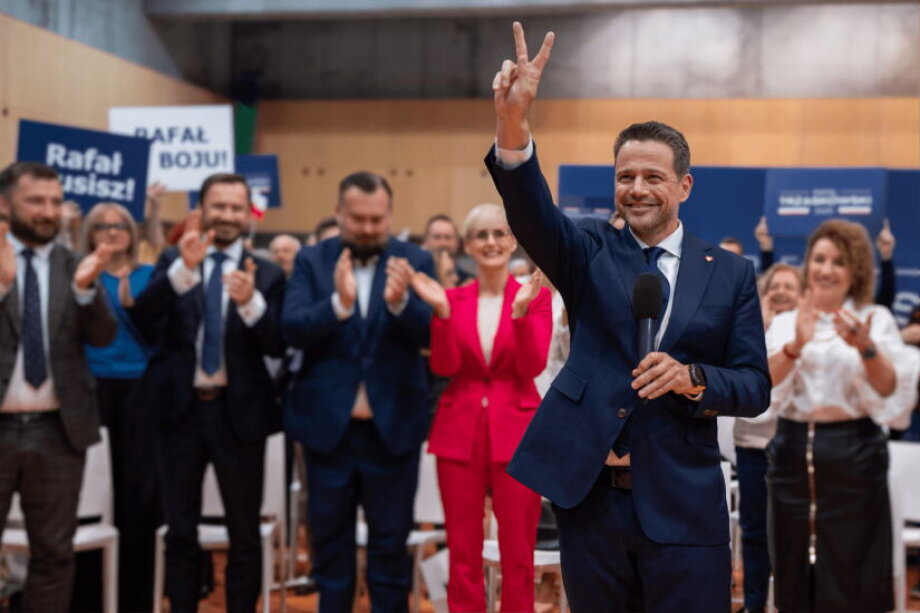 Trzaskowski leads presidential poll