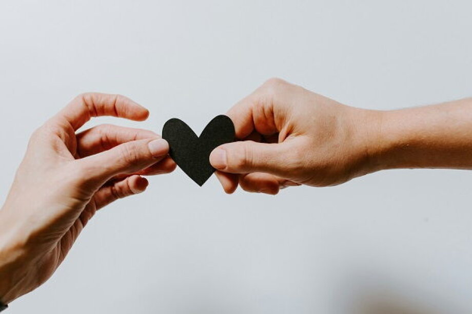 We Deceive Ourselves in Love, Says Psychologist