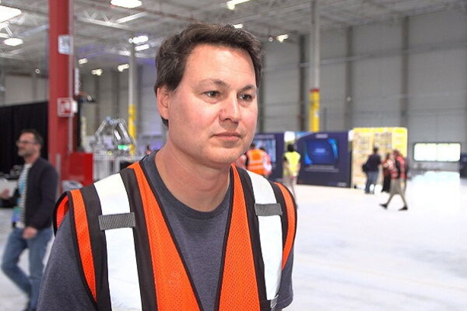 Amazon Introduces Robots with ‘Sense of Touch’ in US and Germany Warehouses