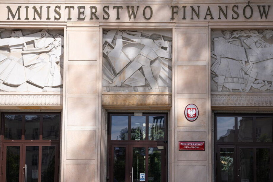 Local governments post record surplus