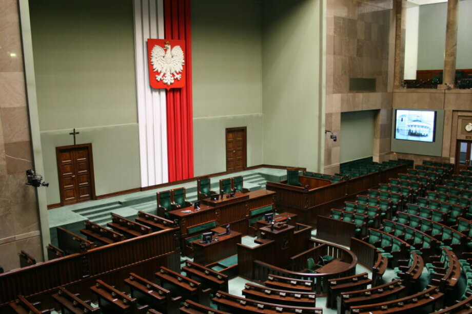 Tusk forms new cabinet