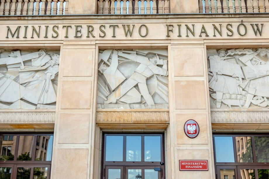 Poland steps up tax crackdown