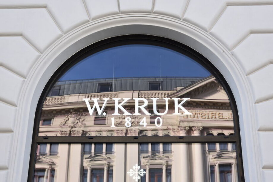 W.Kruk clears Lilou takeover